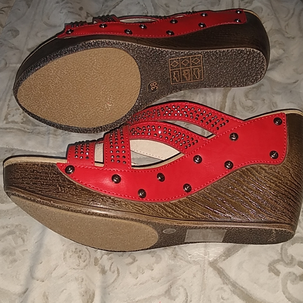 Wedges - Picture 2 of 2